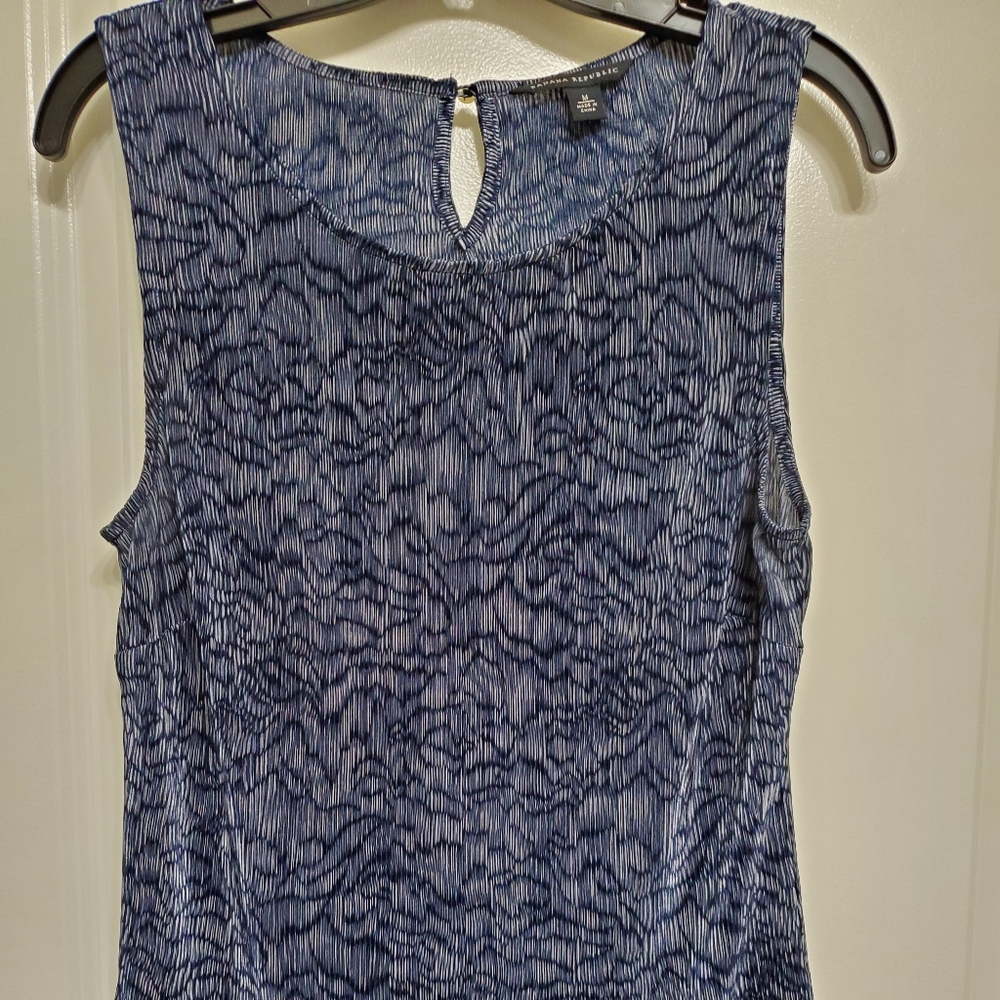Soft pleated suiting shell
